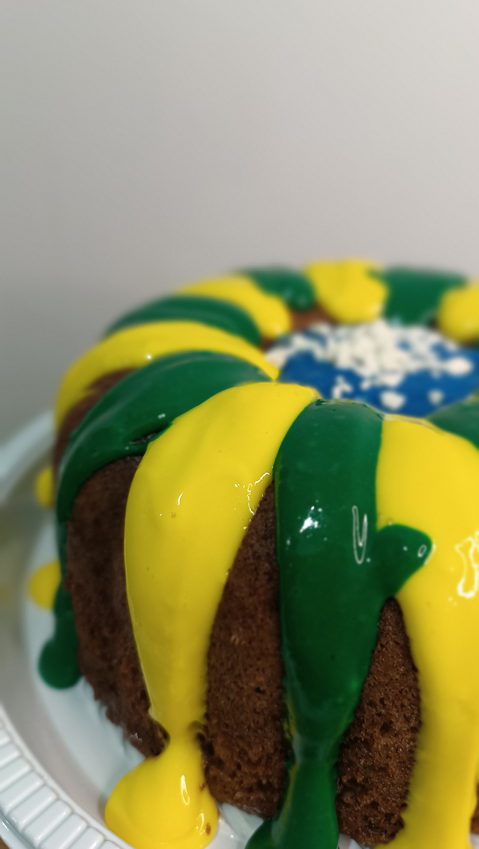 Bolo Brasil com frutas